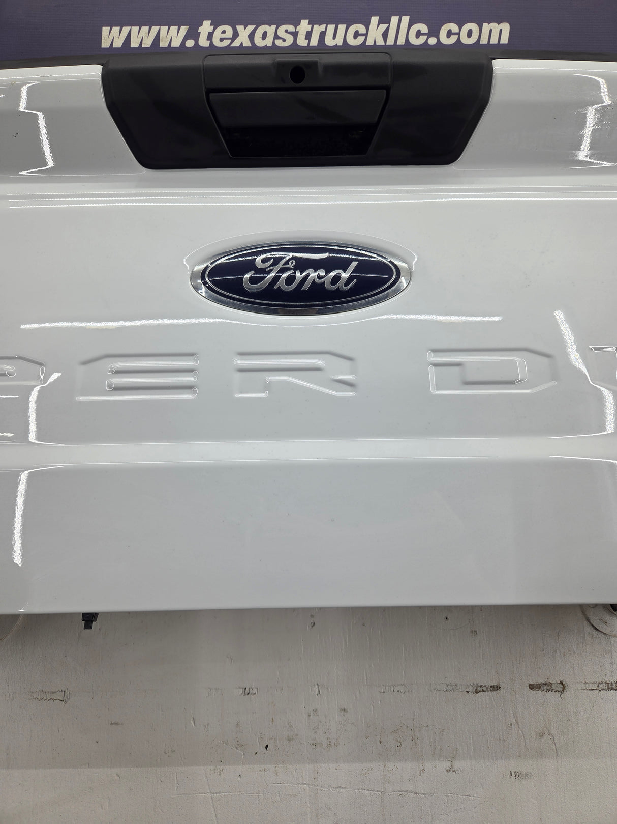 2023-2026 Ford Super Duty F250 F350 F450 F550 Step Tailgate - Oxford White