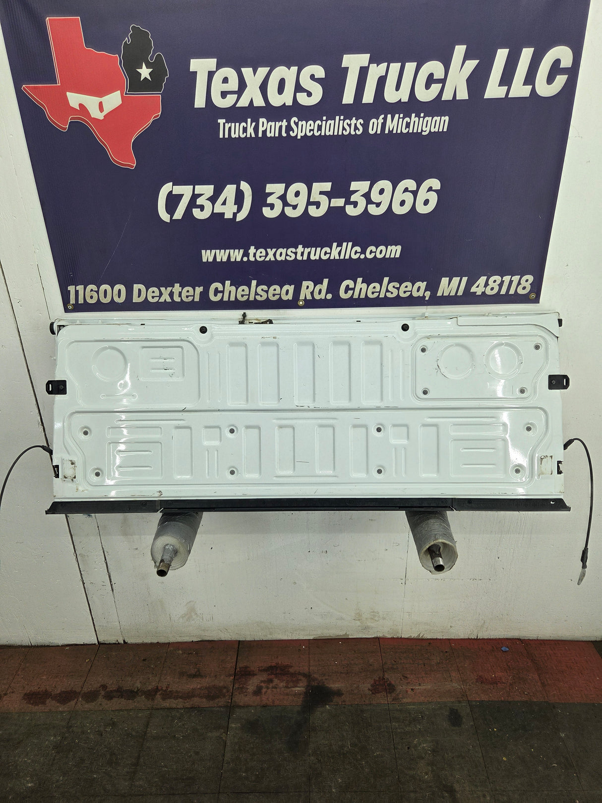 2023-2026 Ford Super Duty F250 F350 F450 F550 Step Tailgate - Oxford White