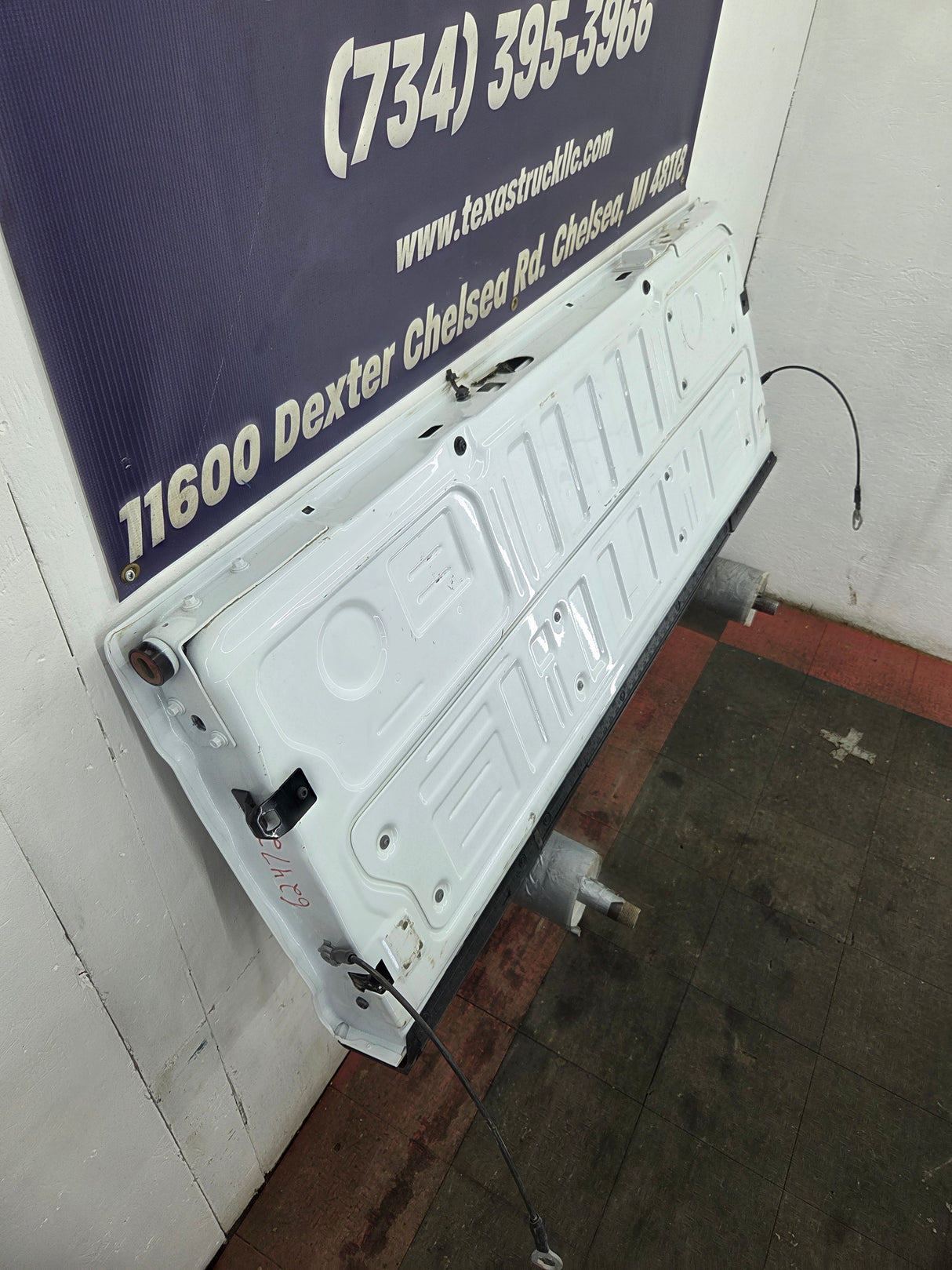 2023-2026 Ford Super Duty F250 F350 F450 F550 Step Tailgate - Oxford White