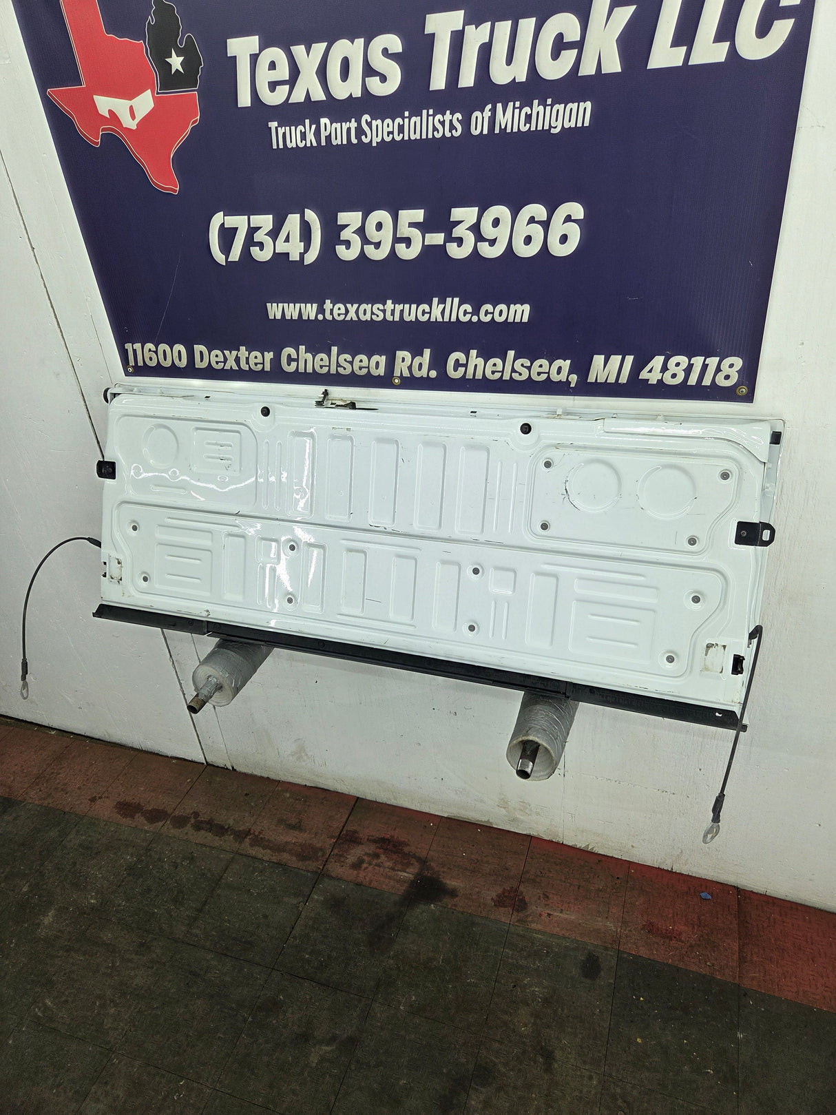 2023-2026 Ford Super Duty F250 F350 F450 F550 Step Tailgate - Oxford White