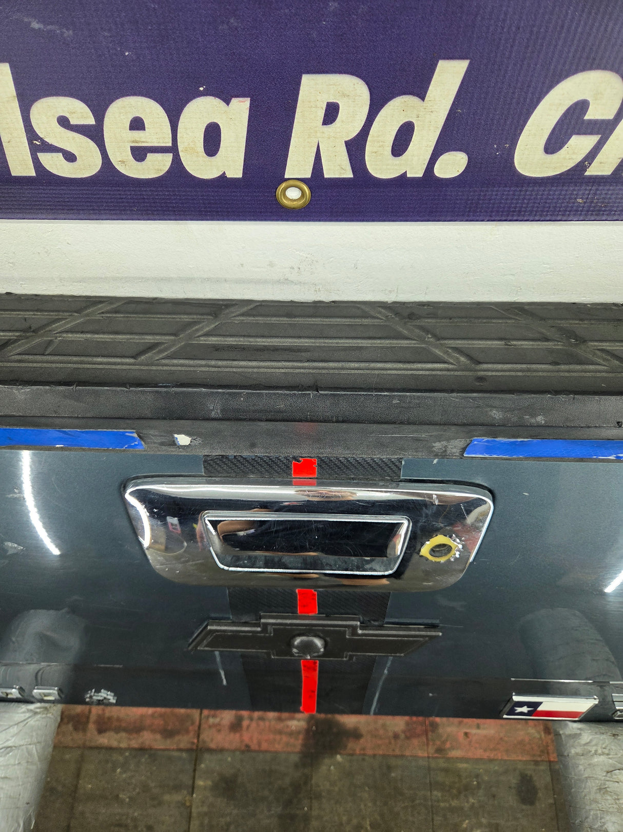 2007-2013 Chevrolet Silverado / GMC Sierra 1500 2500 3500 HD Tailgate