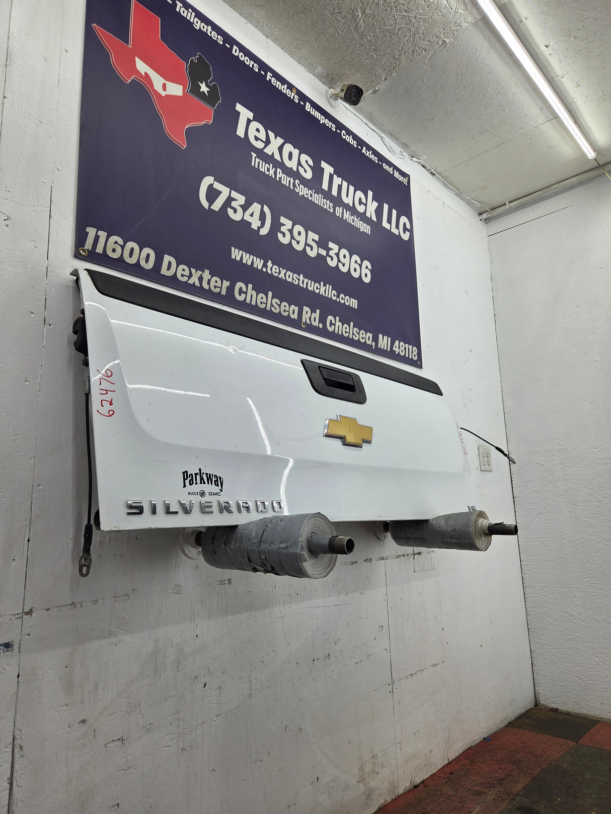 2007-2013 Chevrolet Silverado / GMC Sierra 1500 2500 3500 HD Tailgate