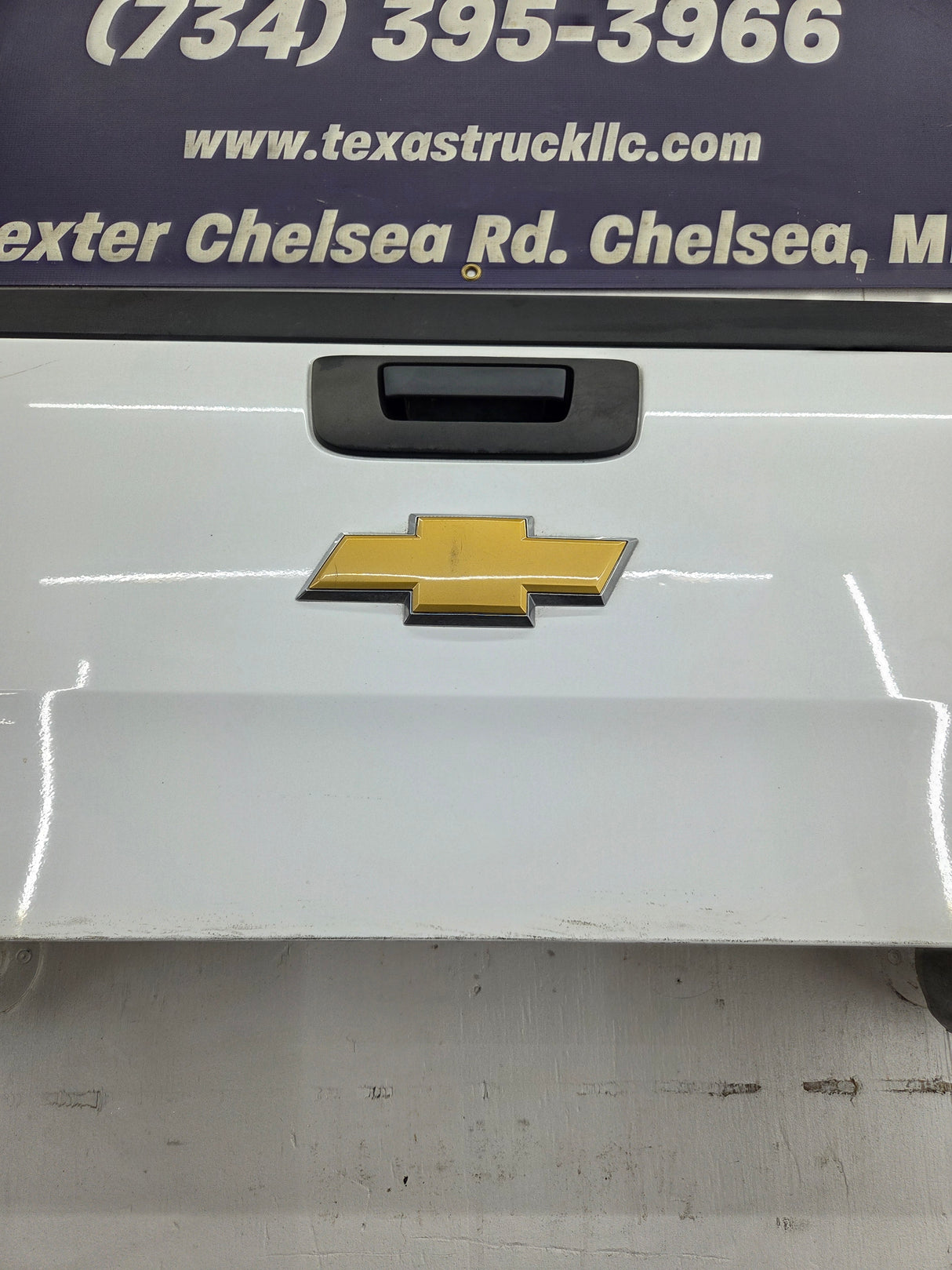 2007-2013 Chevrolet Silverado / GMC Sierra 1500 2500 3500 HD Tailgate