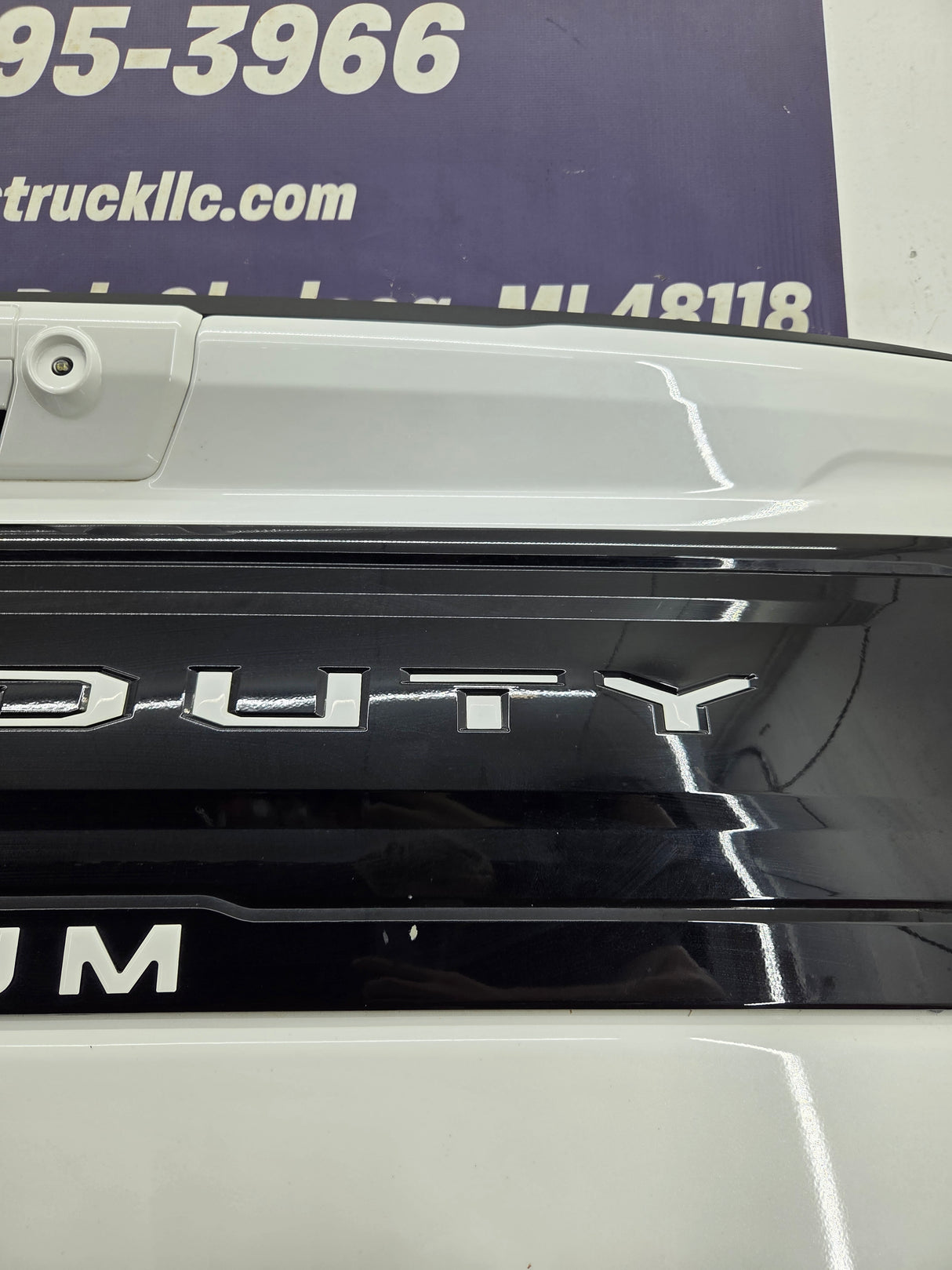 2023-2026 Ford F250 F350 F450 F550 Super Duty PLATINUM Tailgate W/Step