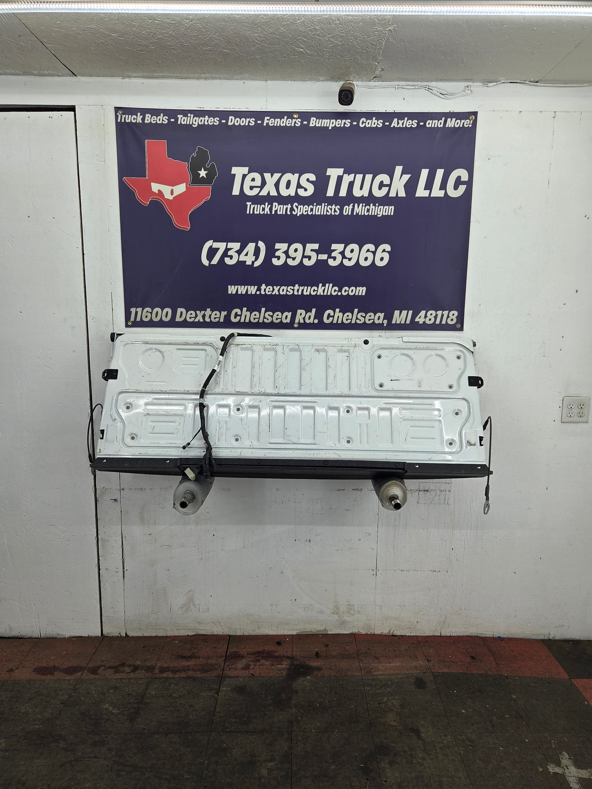 2023-2026 Ford F250 F350 F450 F550 Super Duty PLATINUM Tailgate W/Step
