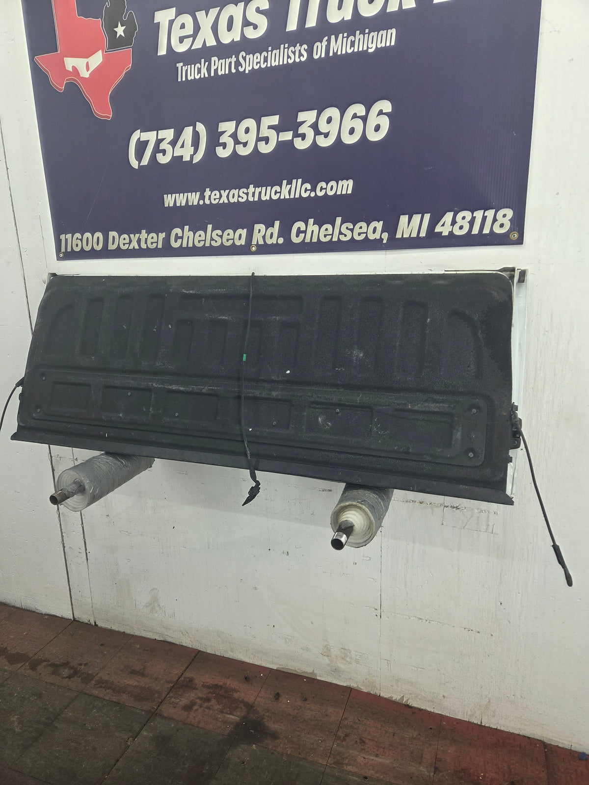 2014-2019 Chevrolet Silverado / GMC Sierra 1500 2500 3500 HD Tailgate