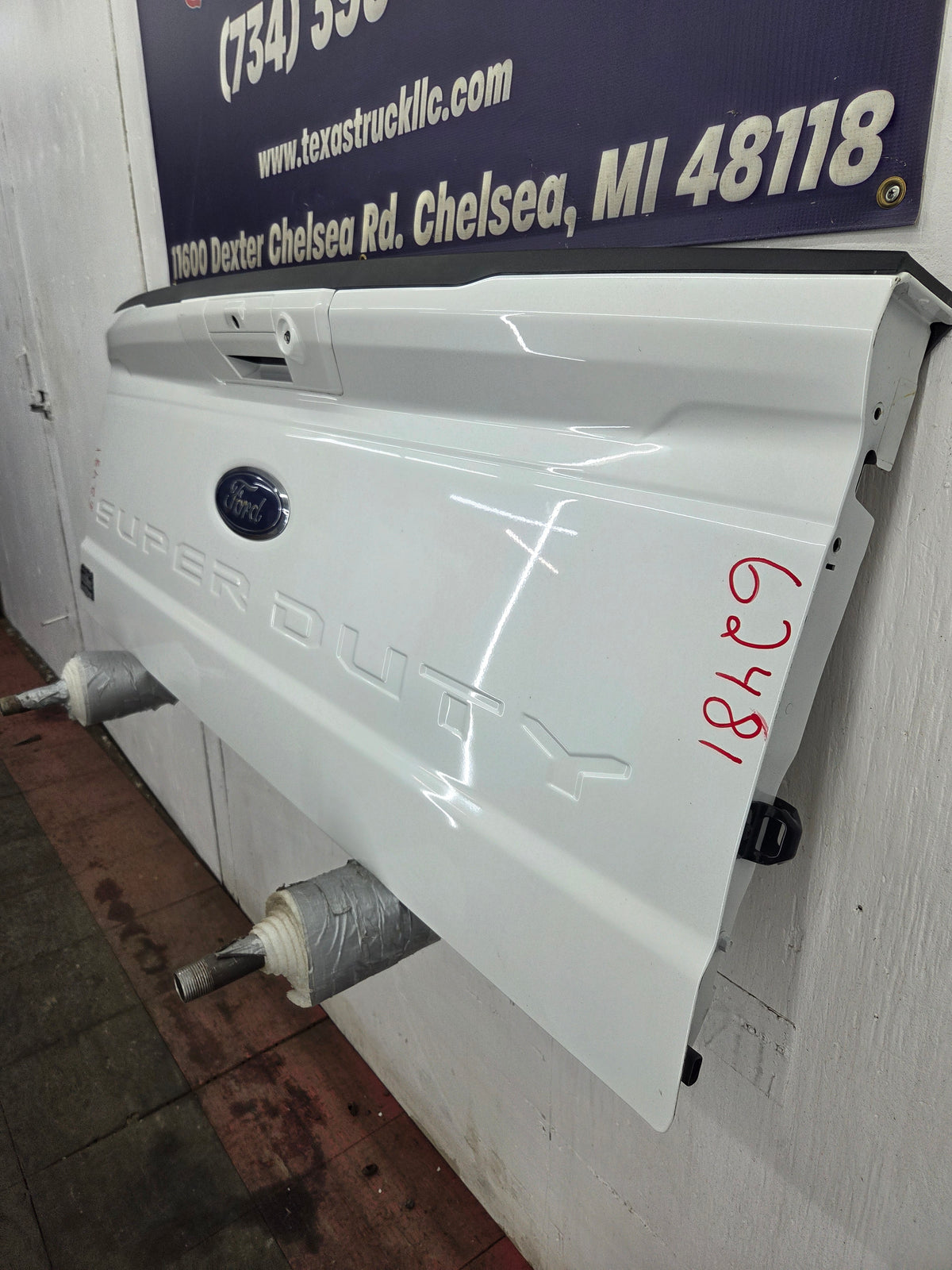2023-2026 Ford F250 F350 F450 F550 Super Duty Tailgate W/Step - Pearl White