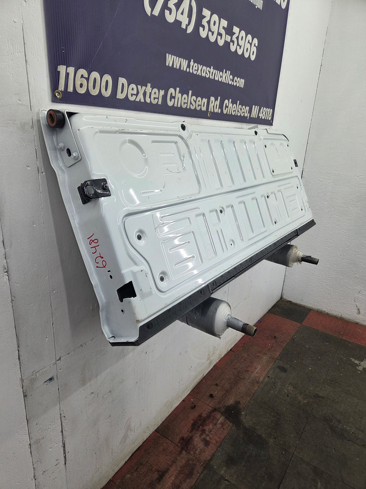2023-2026 Ford F250 F350 F450 F550 Super Duty Tailgate W/Step - Pearl White