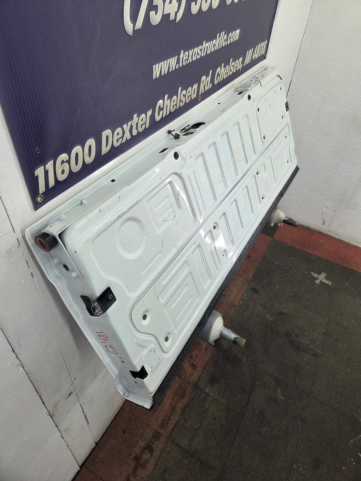 2023-2026 Ford F250 F350 F450 F550 Super Duty Tailgate W/Step - Pearl White