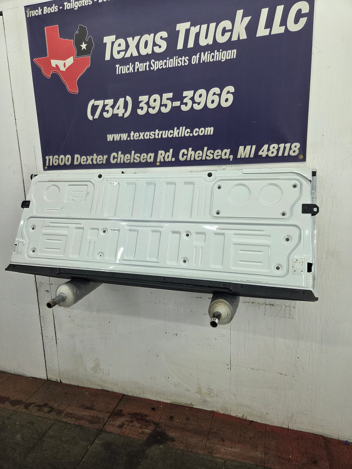 2023-2026 Ford F250 F350 F450 F550 Super Duty Tailgate W/Step - Pearl White