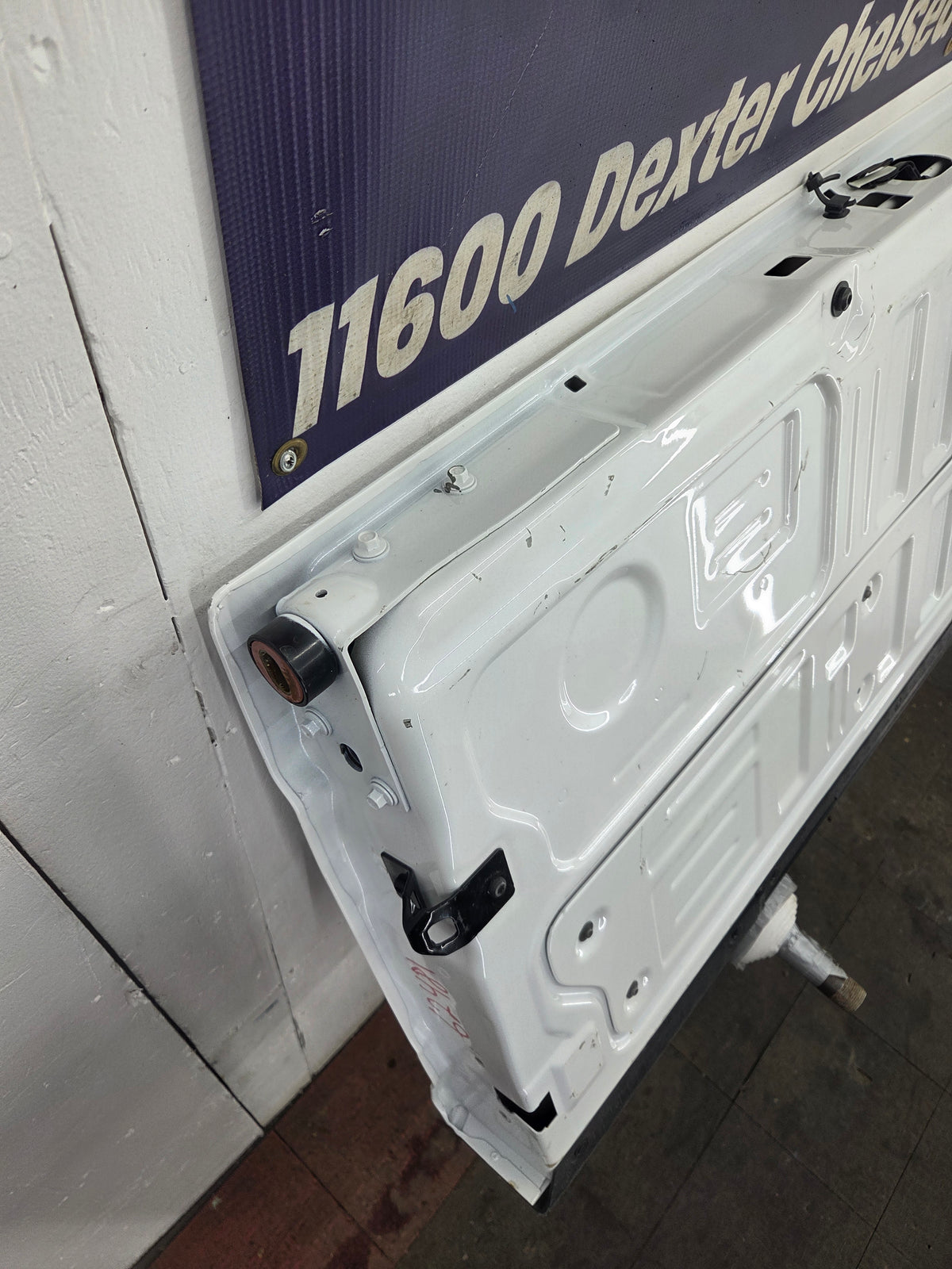 2023-2026 Ford F250 F350 F450 F550 Super Duty Tailgate W/Step - Pearl White