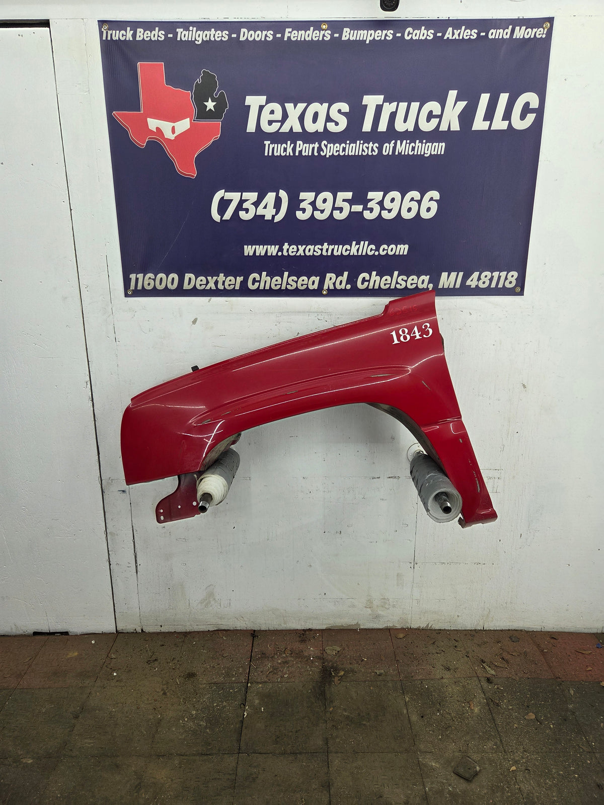 2003-2007 Chevrolet Silverado / Tahoe / Suburban 1500 2500 3500 HD LH Driver Side "Cateye" Front Fender