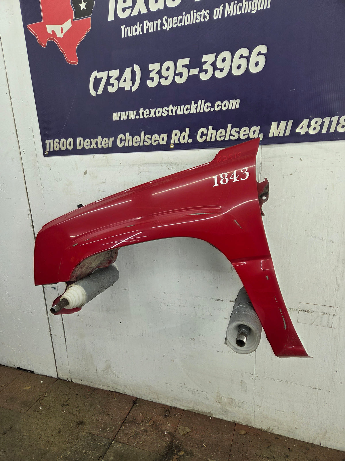 2003-2007 Chevrolet Silverado / Tahoe / Suburban 1500 2500 3500 HD LH Driver Side "Cateye" Front Fender