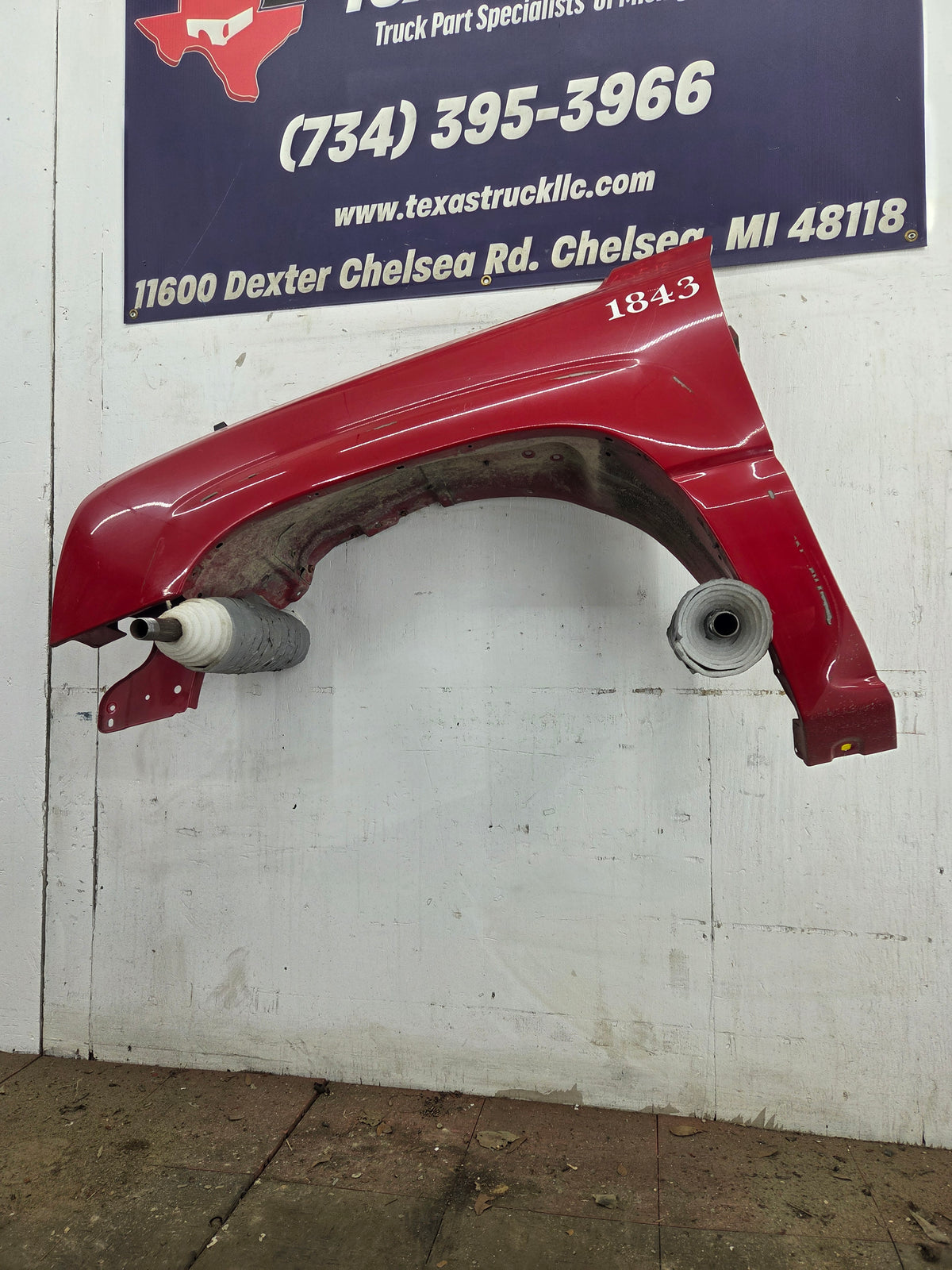 2003-2007 Chevrolet Silverado / Tahoe / Suburban 1500 2500 3500 HD LH Driver Side "Cateye" Front Fender