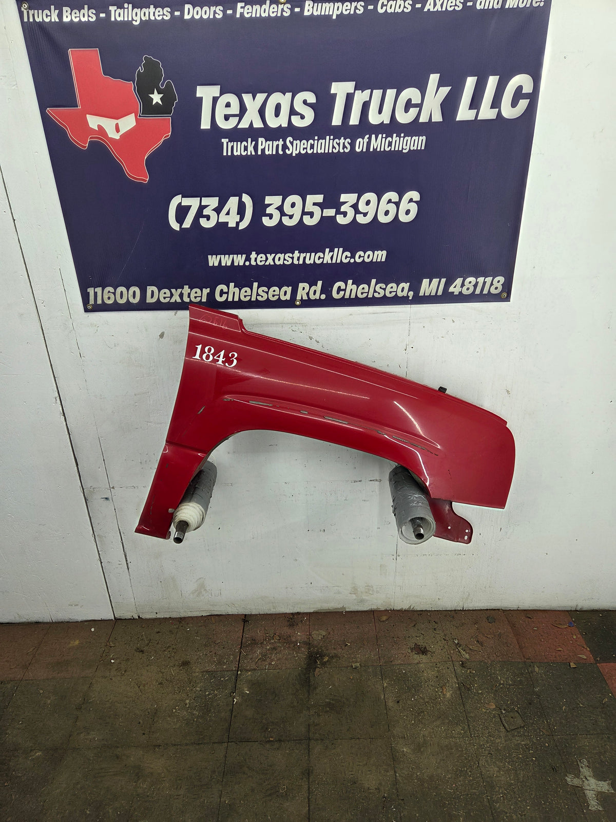 2003-2007 Chevrolet Silverado / Tahoe / Suburban 1500 2500 3500 HD RH Passenger Side "Cateye" Front Fender
