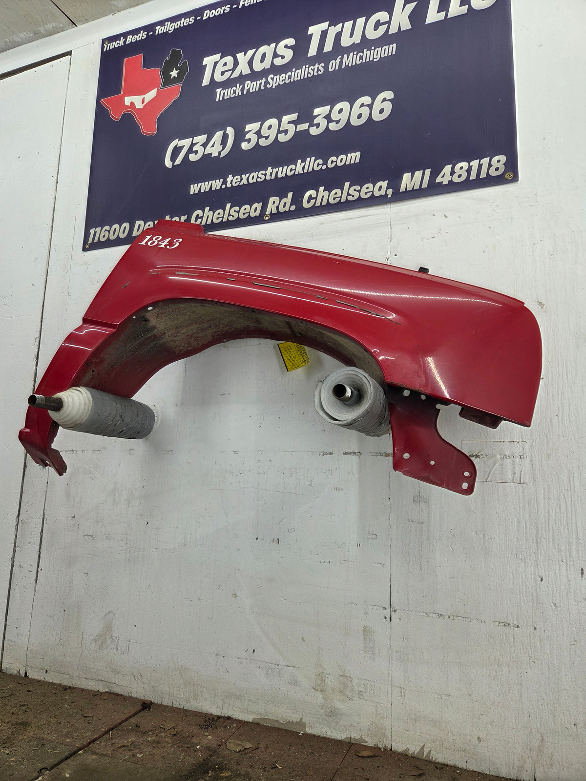 2003-2007 Chevrolet Silverado / Tahoe / Suburban 1500 2500 3500 HD RH Passenger Side "Cateye" Front Fender