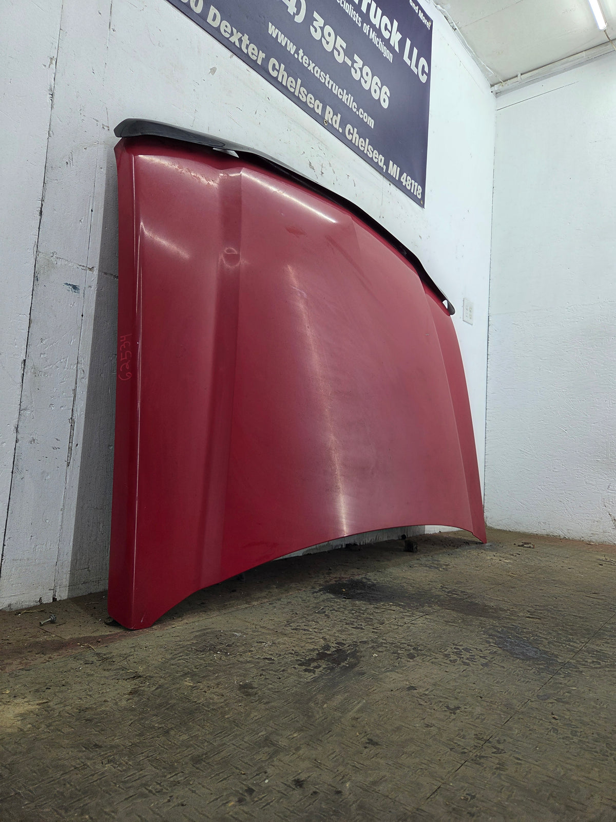 2003-2006 Chevrolet Silverado 1500 2500 'Cateye' Hood