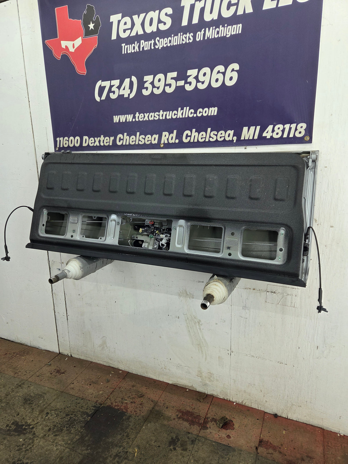2019-2026 Chevrolet Silverado 2500 3500 Truck Tailgate