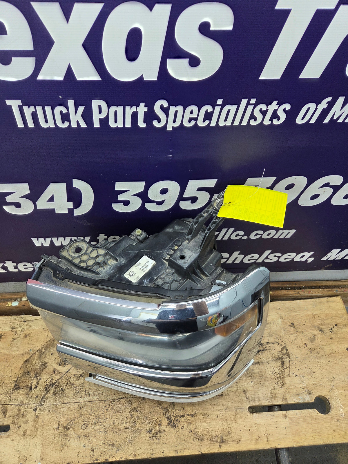 2016-2019 Chevrolet Silverado 1500 Driver Side Left Hand Headlight Bucket Assembly 84388723