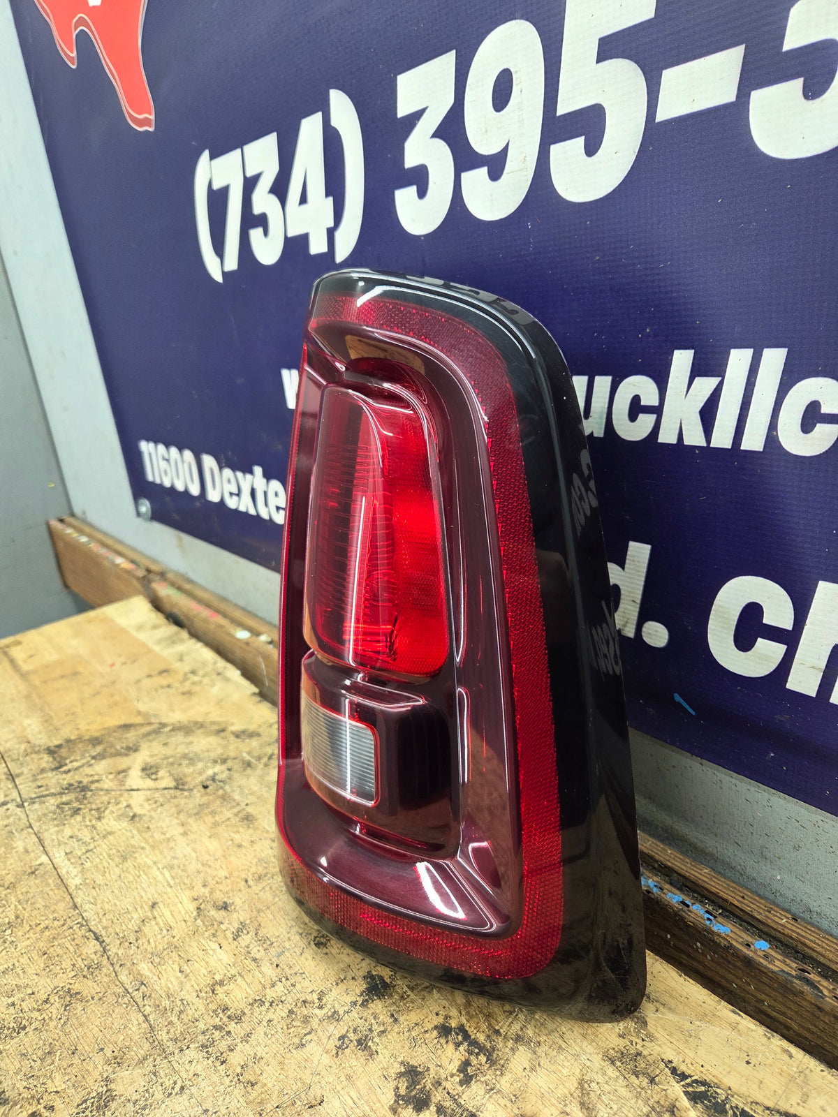 2025-2026 5th Gen Dodge Ram 2500 3500 RH Passenger Side Tail Light Halogen 68592554AB