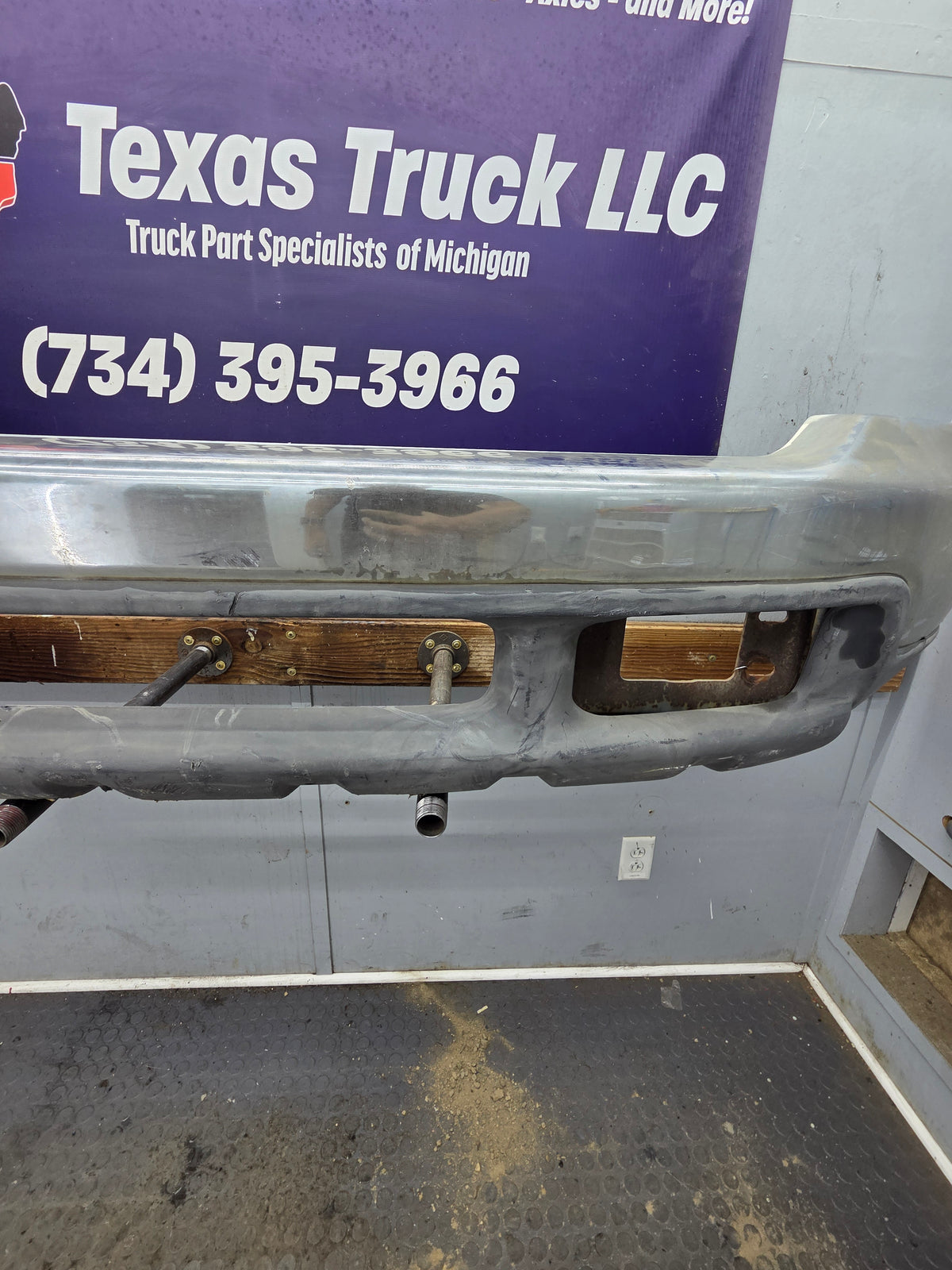 1999-2004 Ford Super Duty F250 F350 F450 F550 Excursion Front Bumper