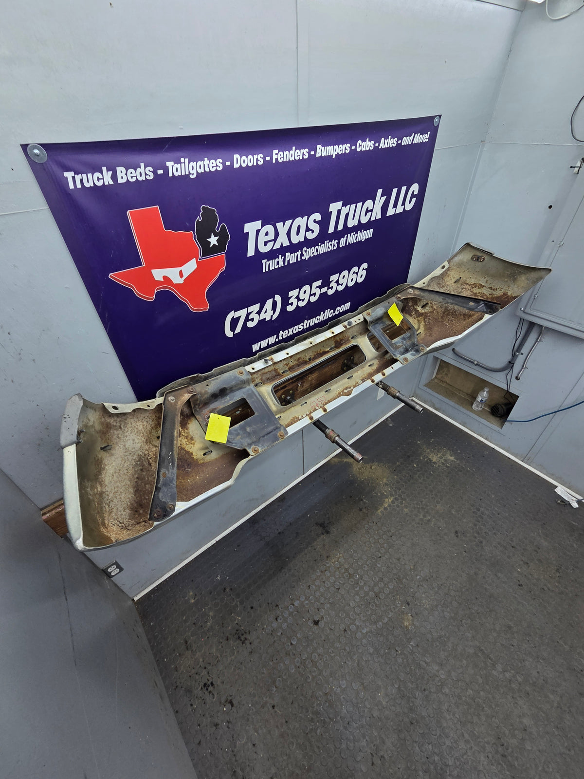 1999-2004 Ford Super Duty F250 F350 F450 F550 Excursion Front Bumper