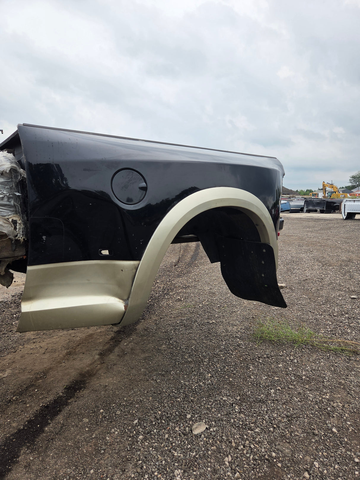 2009-2018 Dodge Ram 3500 4500 4th Gen Mega Cab Short Bed 6' 4" Dually Truck Bed *Damage