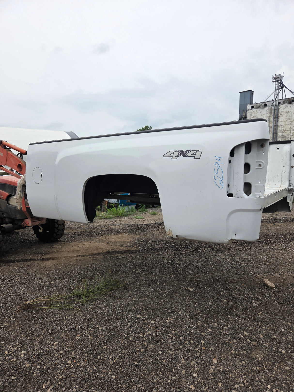 2007-2013 Chevrolet Silverado 1500 2500 3500 HD 8' Long Truck Bed