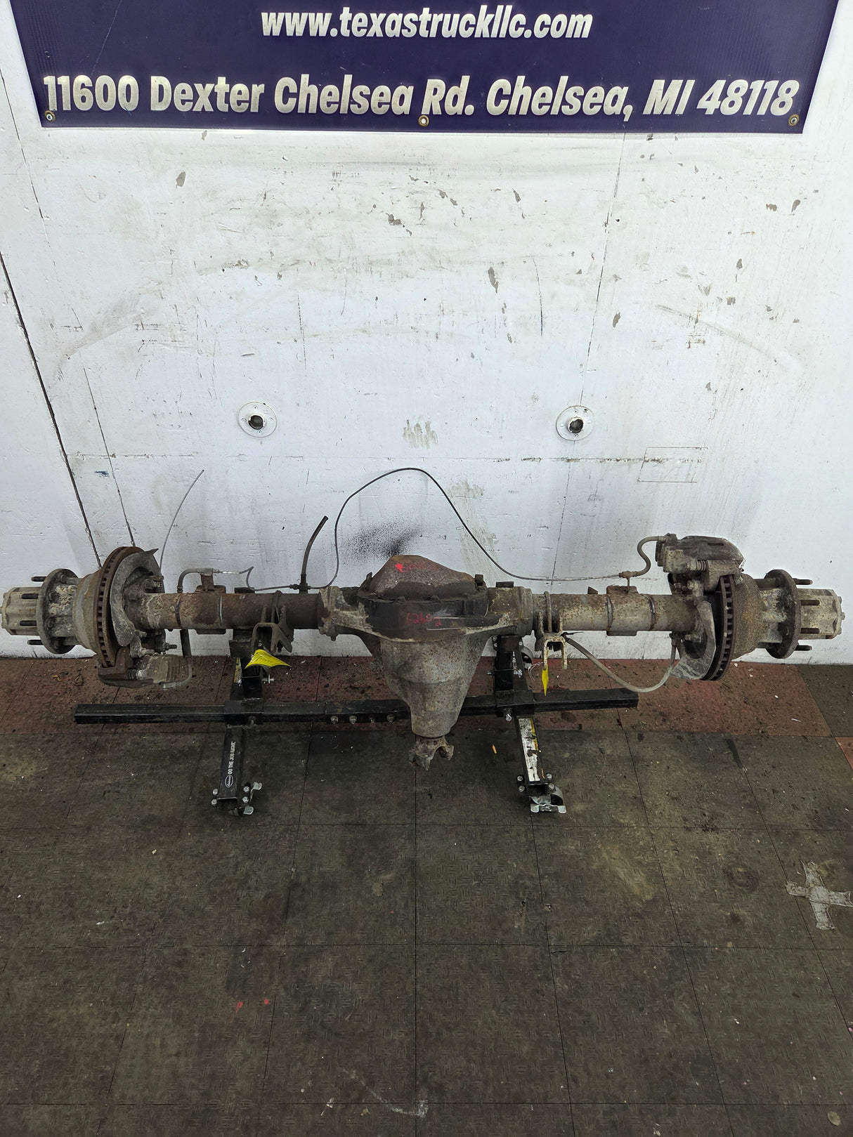 1999-2001 Ford Super Duty F350 Dually Rear Axle 3.73 Gear Ratio CAB CHASSIS 122k miles