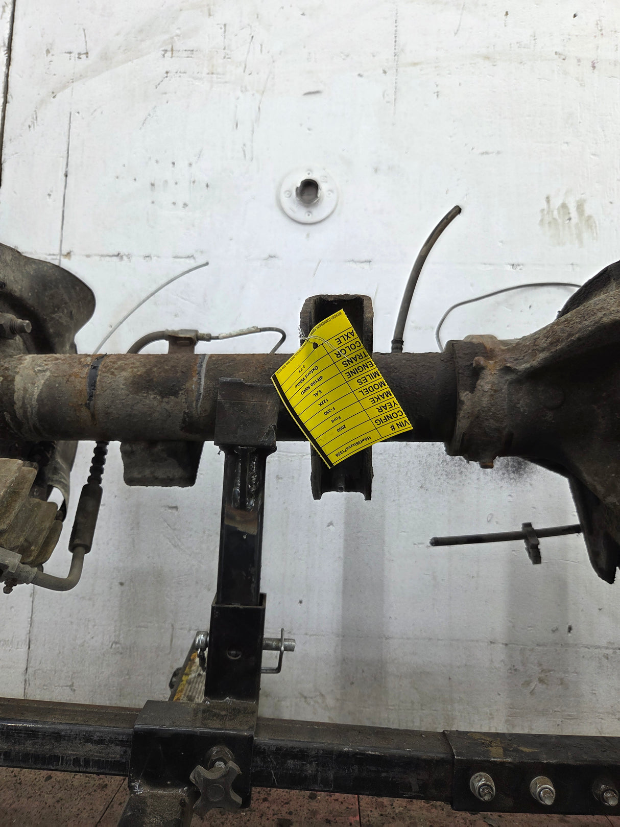1999-2001 Ford Super Duty F350 Dually Rear Axle 3.73 Gear Ratio CAB CHASSIS 122k miles