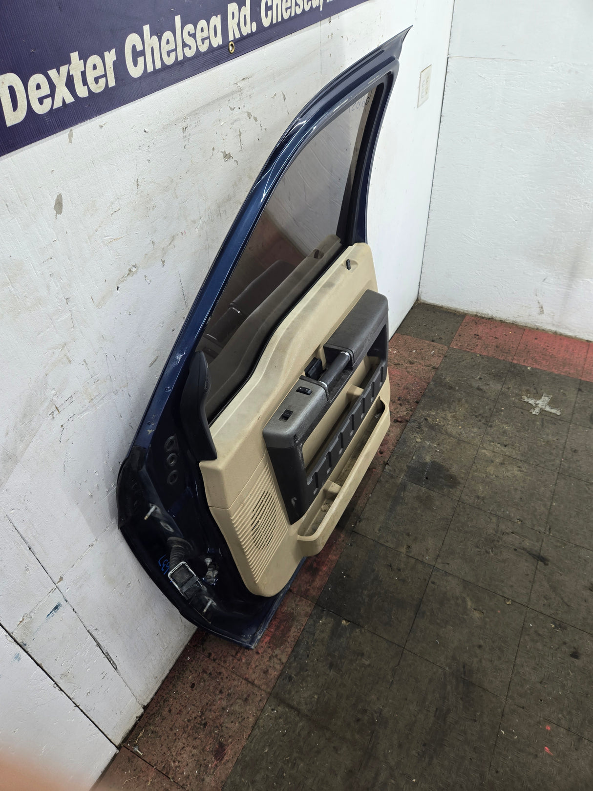 2008-2011 Ford Super Duty / Excursion Front Passenger RH Door F250 F350 F450 F550