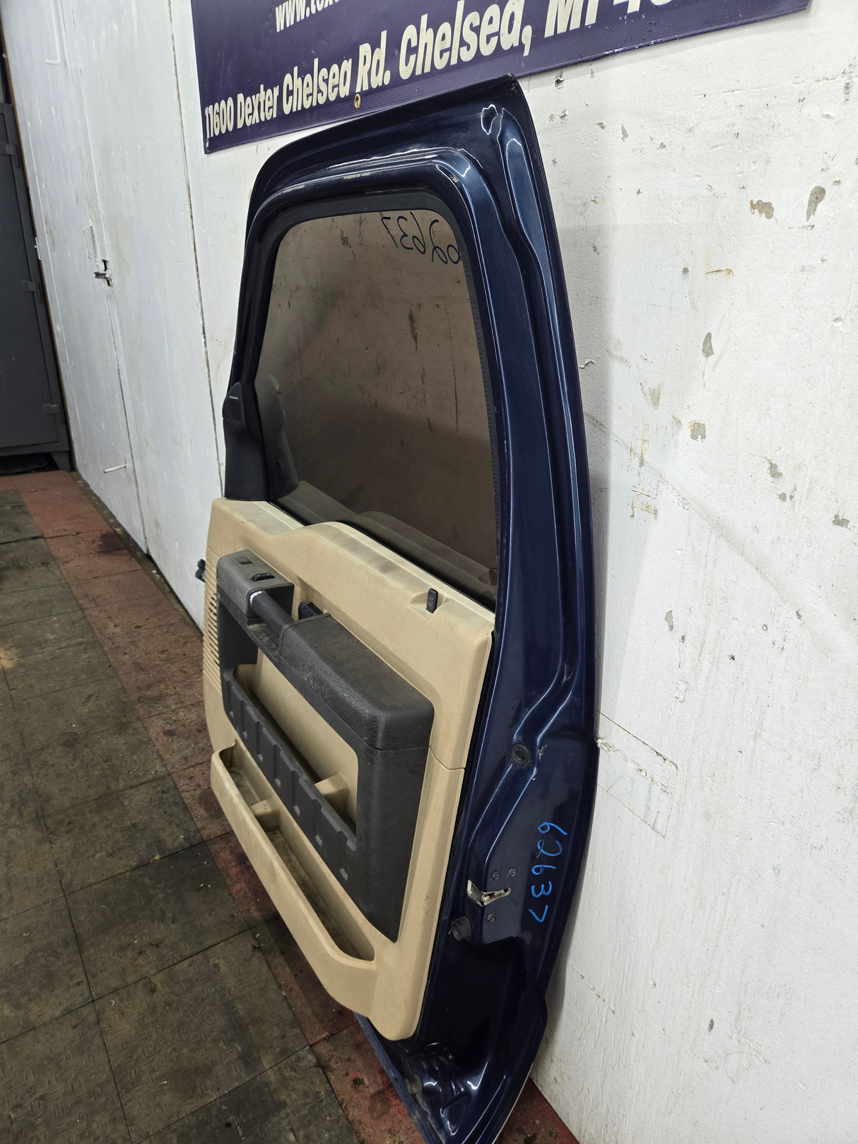 2008-2011 Ford Super Duty / Excursion Front Passenger RH Door F250 F350 F450 F550