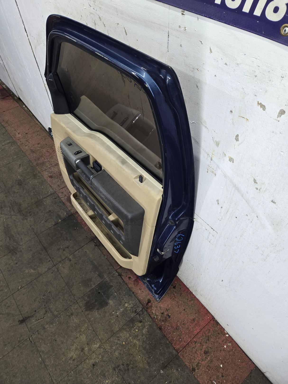 2008-2011 Ford Super Duty / Excursion Front Passenger RH Door F250 F350 F450 F550