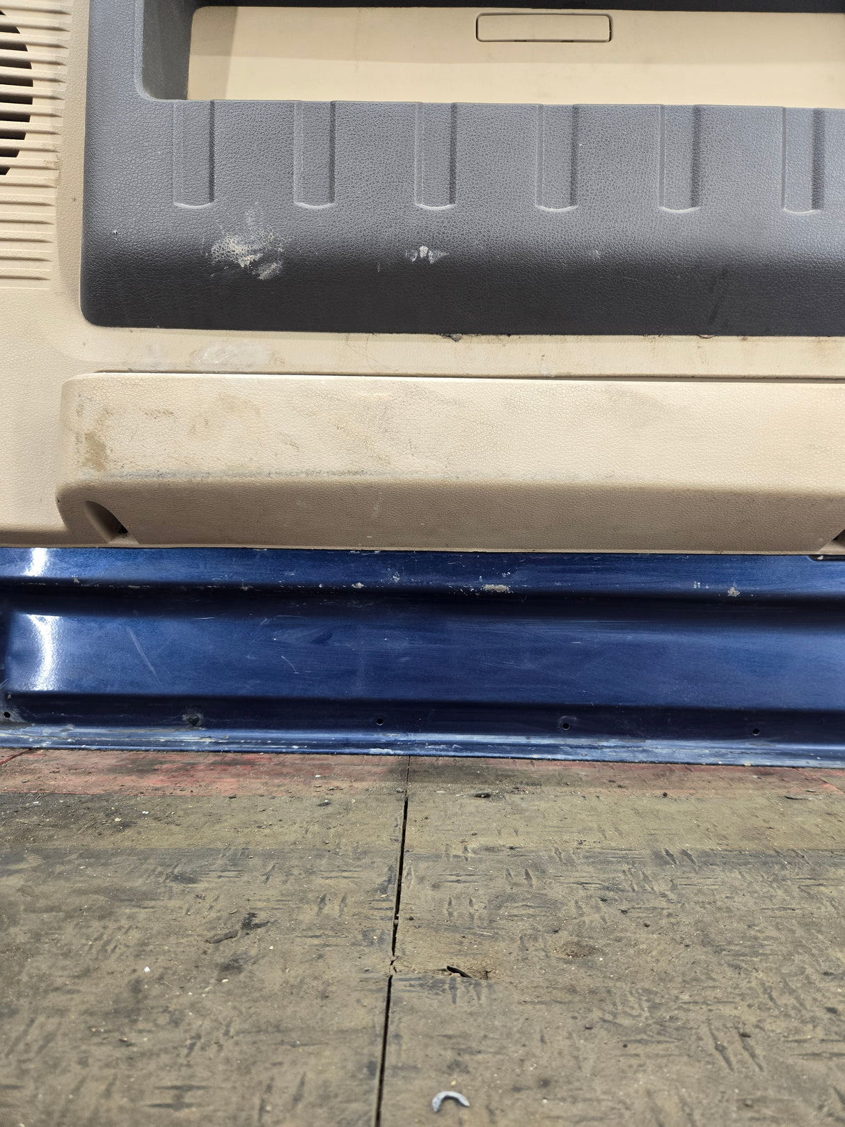 2008-2011 Ford Super Duty / Excursion Front Passenger RH Door F250 F350 F450 F550