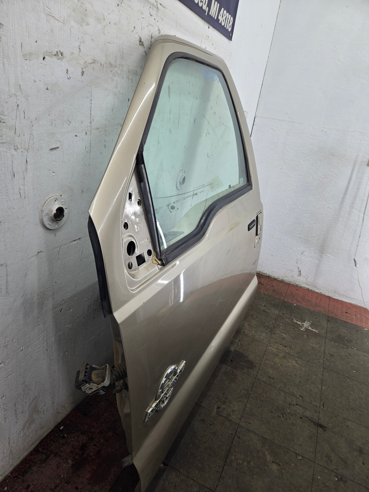 2008-2011 Ford Super Duty / Excursion Front Driver LH Door F250 F350 F450 F550