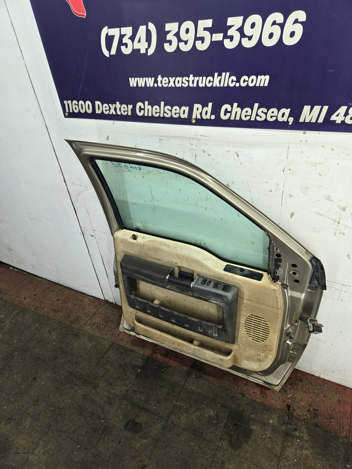 2008-2011 Ford Super Duty / Excursion Front Driver LH Door F250 F350 F450 F550