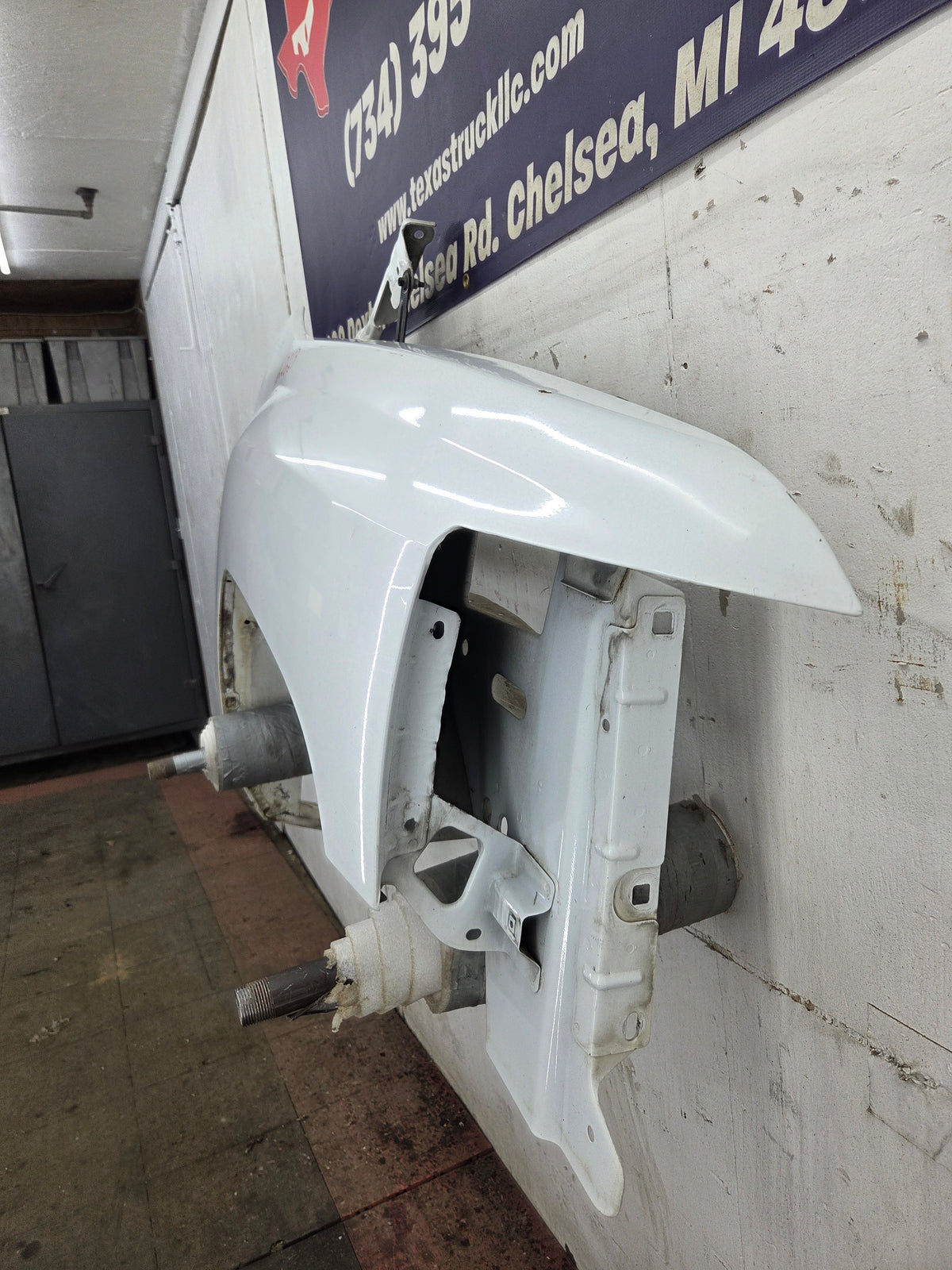 2007-2013 Chevrolet Silverado Passenger Side Front RH Fender 1500 2500 3500 HD