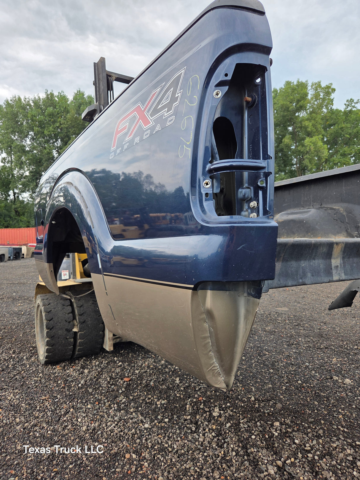 2011-2016 Ford F250 F350 Super Duty 6' 9" Short Truck Bed