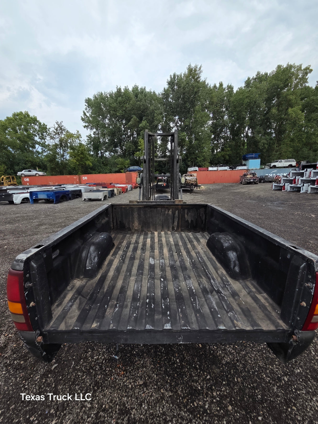 1999-2007 Chevrolet Silverado / GMC Sierra 1500 2500HD 3500HD 6' 6" Short Truck Bed *Damage