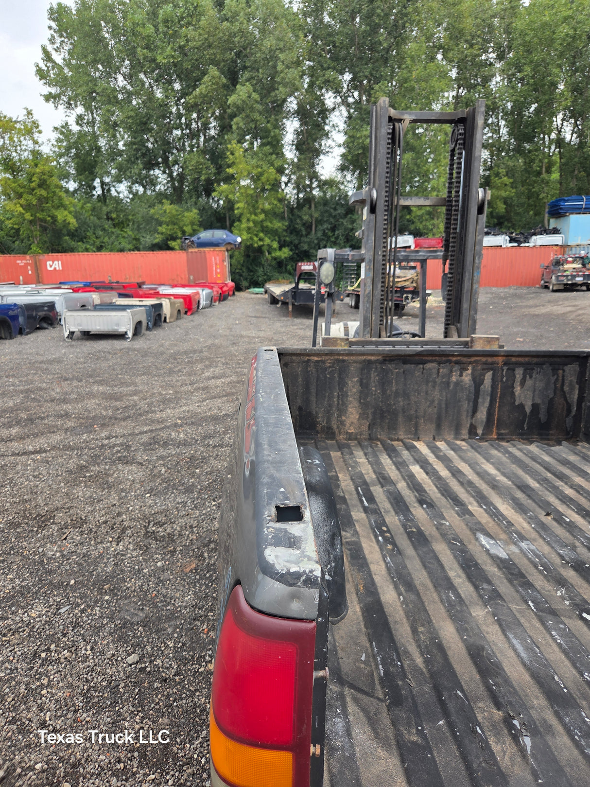 1999-2007 Chevrolet Silverado / GMC Sierra 1500 2500HD 3500HD 6' 6" Short Truck Bed *Damage
