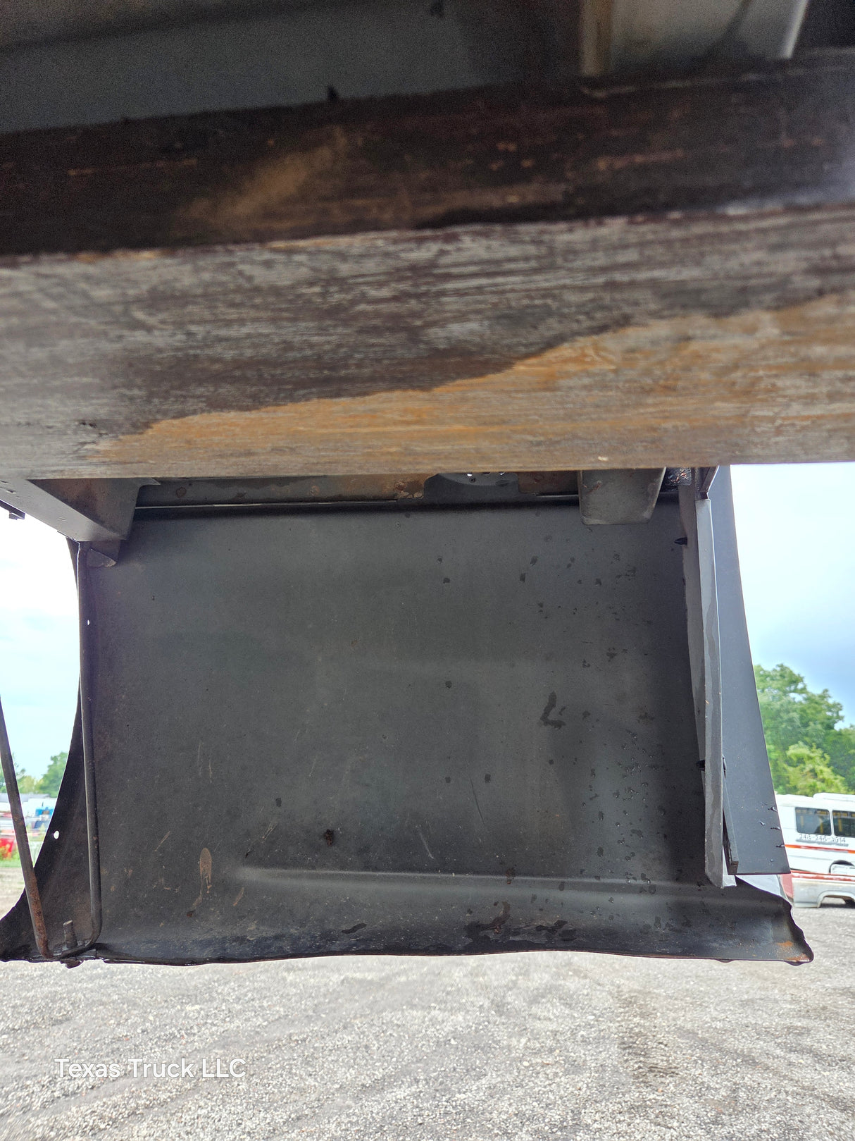 1999-2007 Chevrolet Silverado / GMC Sierra 1500 2500HD 3500HD 6' 6" Short Truck Bed *Damage