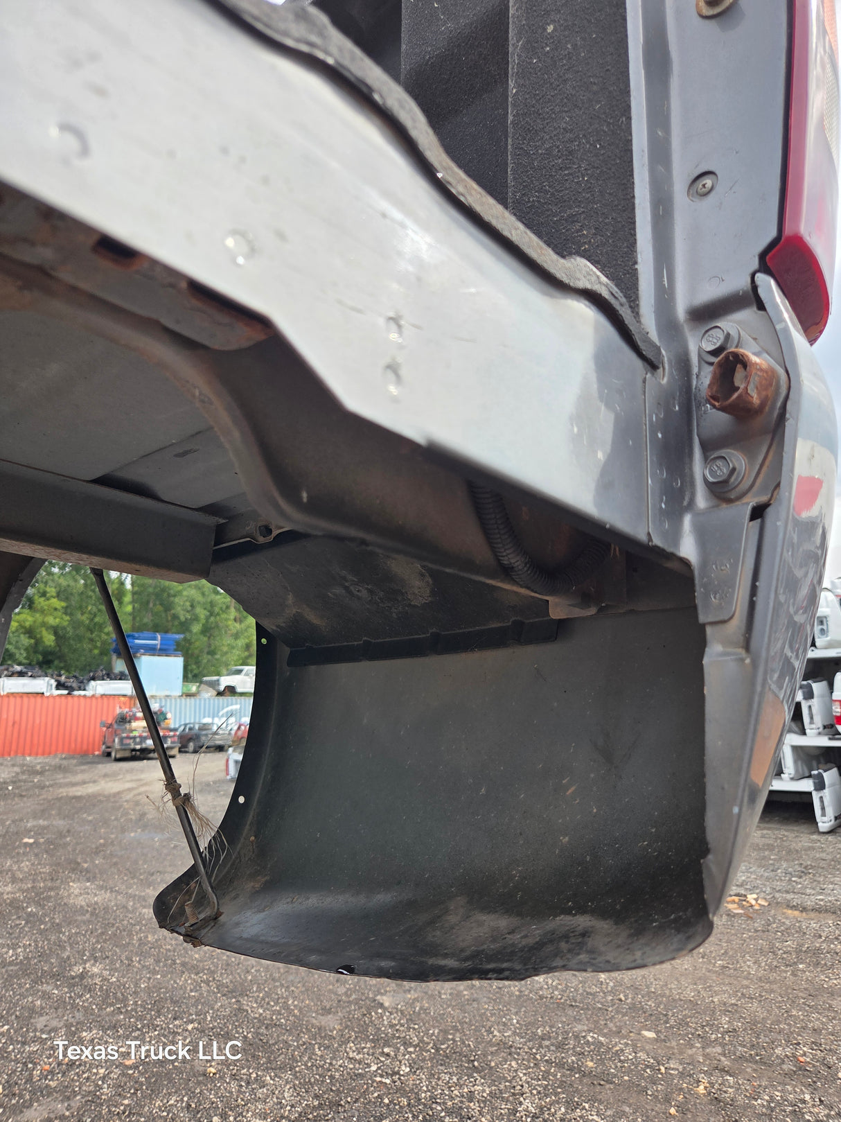 1999-2007 Chevrolet Silverado / GMC Sierra 1500 2500HD 3500HD 6' 6" Short Truck Bed *Damage