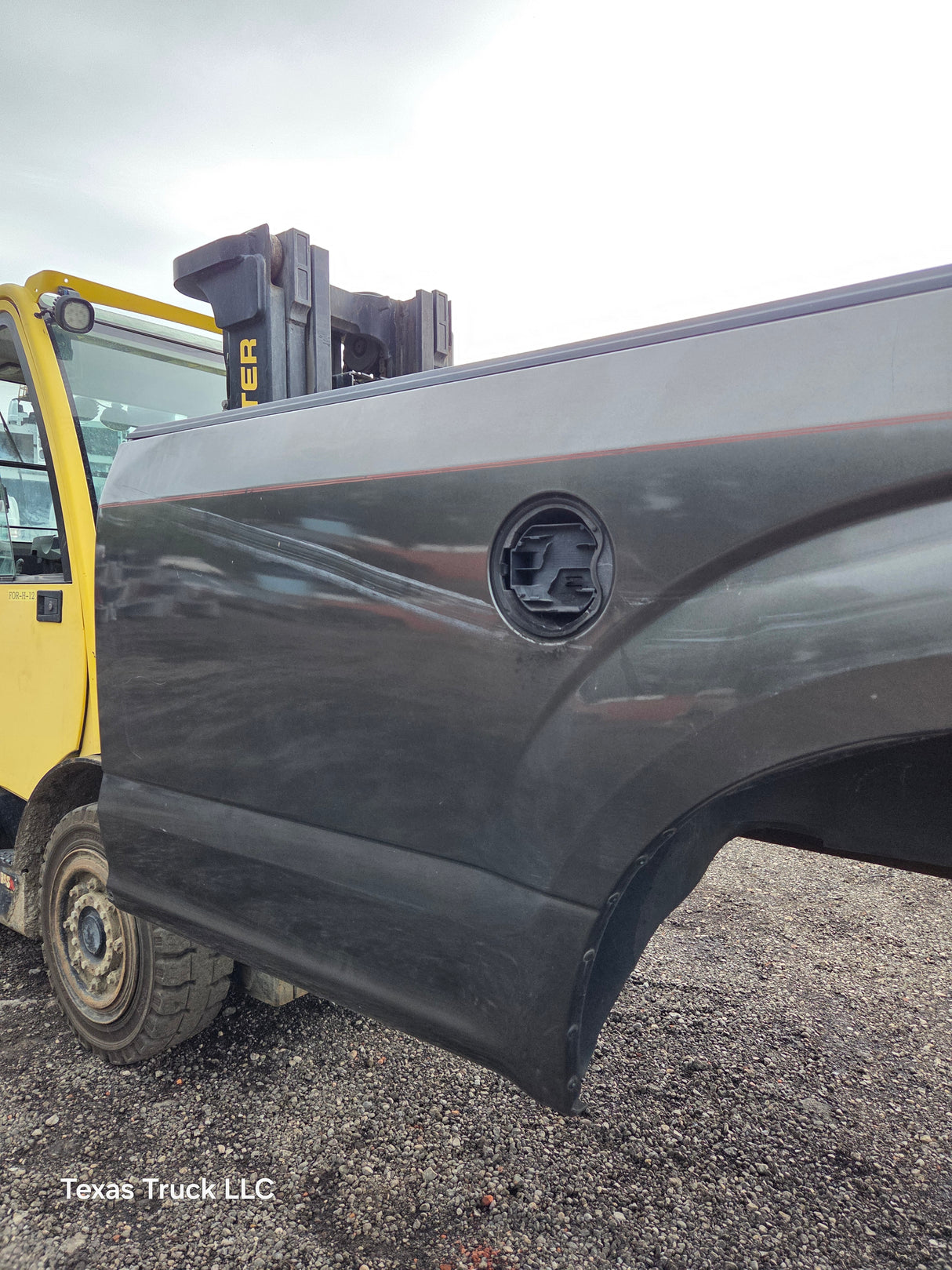 2015-2020 Ford F150 8' Long Bed Without Wheel Lip Molding - Magnetic Grey *Damage