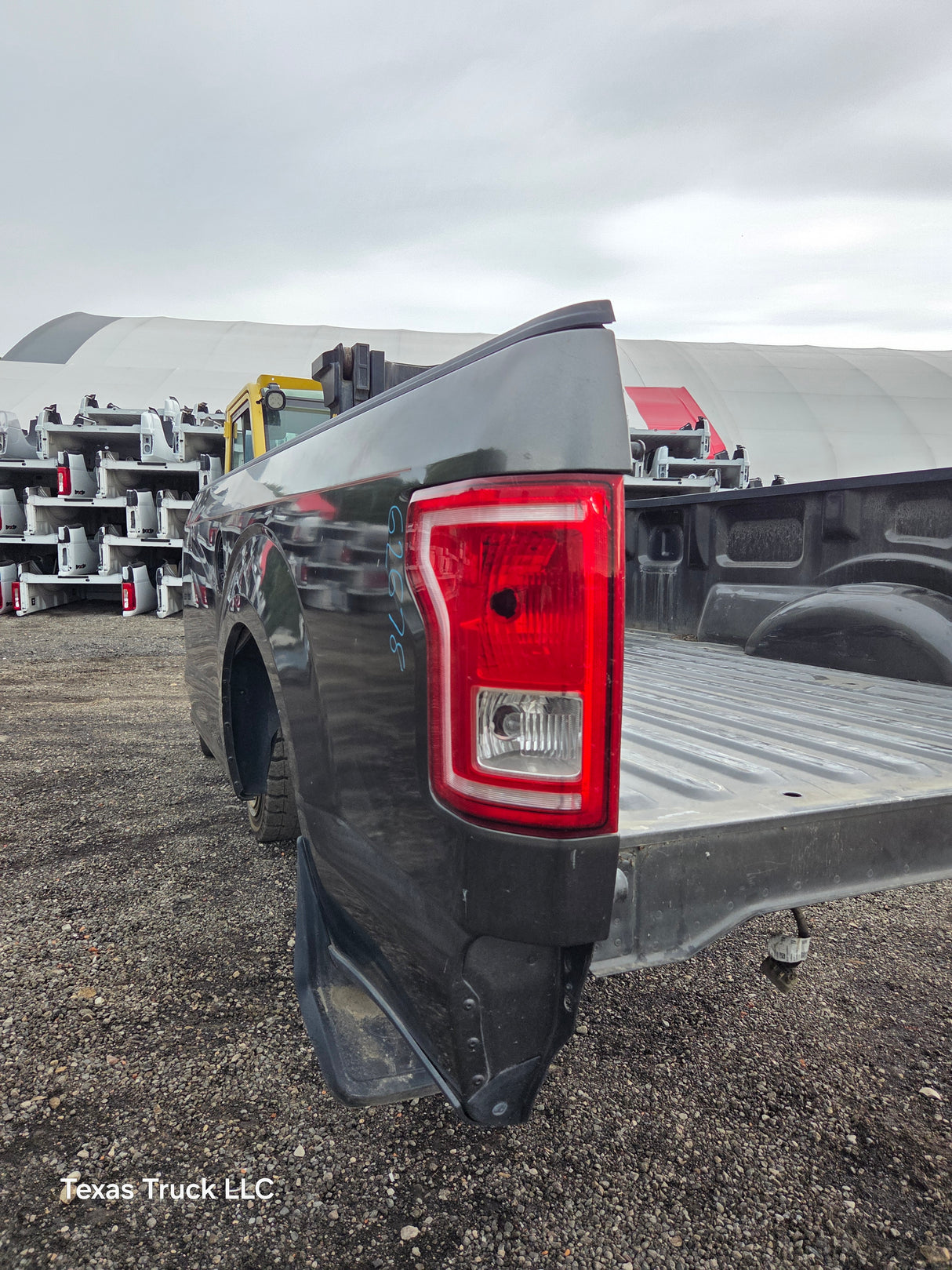 2015-2020 Ford F150 8' Long Bed Without Wheel Lip Molding - Magnetic Grey *Damage