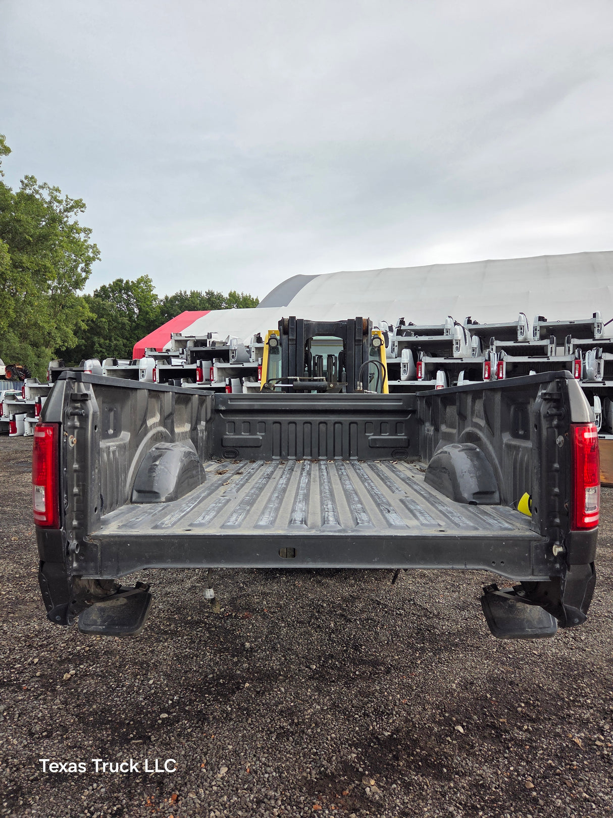 2015-2020 Ford F150 8' Long Bed Without Wheel Lip Molding - Magnetic Grey *Damage