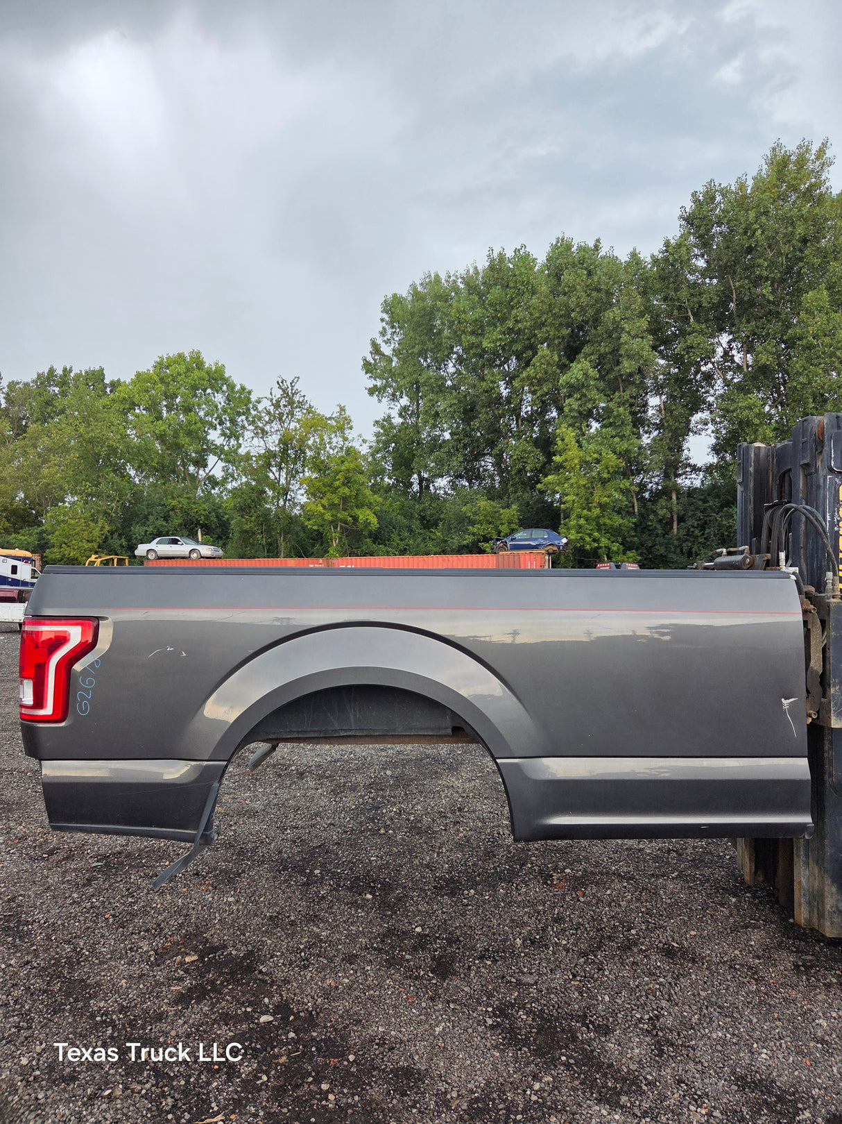 2015-2020 Ford F150 8' Long Bed Without Wheel Lip Molding - Magnetic Grey *Damage