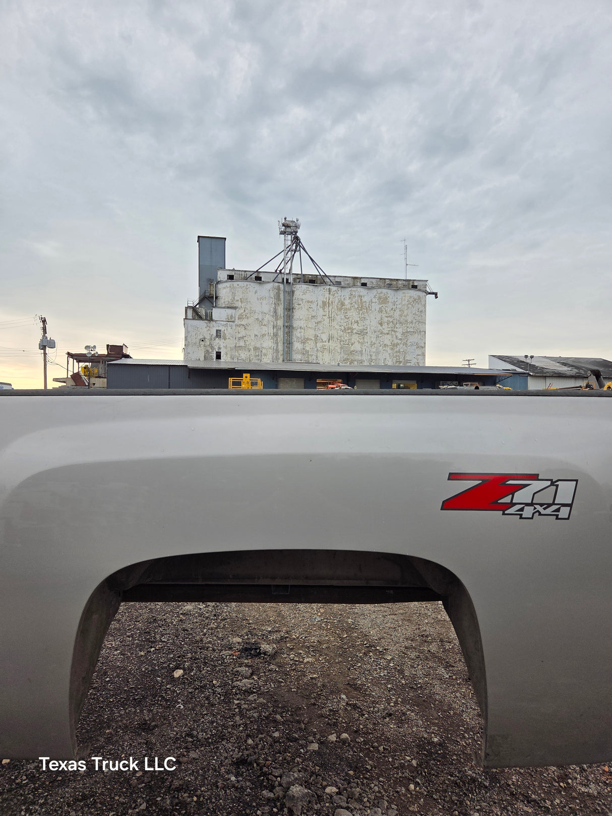 2007-2013 Chevrolet Silverado 1500 2500 3500 HD 6' 6" Short Truck Bed - Fine Silver Birch Metallic