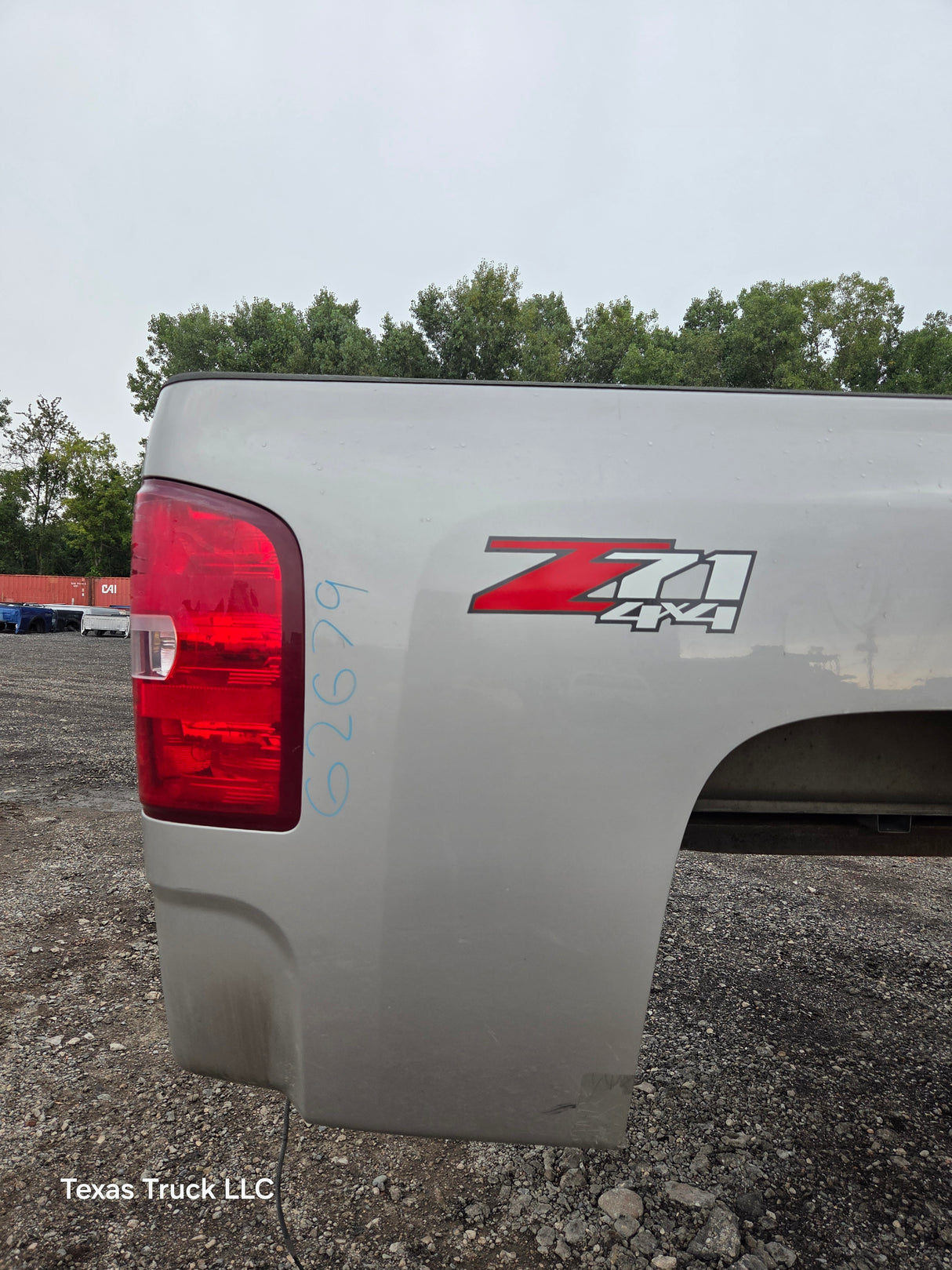 2007-2013 Chevrolet Silverado 1500 2500 3500 HD 6' 6" Short Truck Bed - Fine Silver Birch Metallic