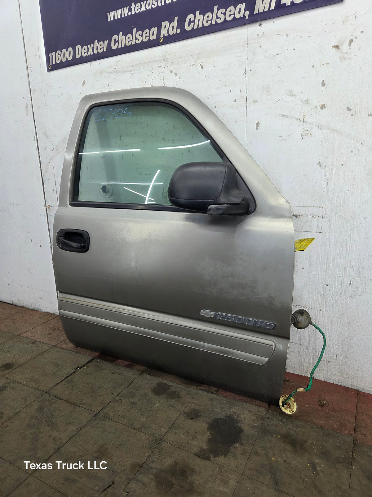 1999-2006 Chevrolet Silverado / GMC Sierra 1500 2500 3500 HD Front Passenger side Door RH