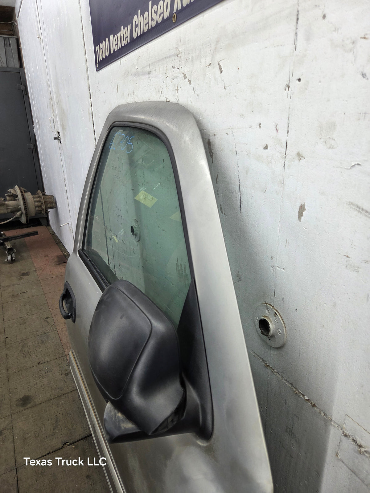 1999-2006 Chevrolet Silverado / GMC Sierra 1500 2500 3500 HD Front Passenger side Door RH